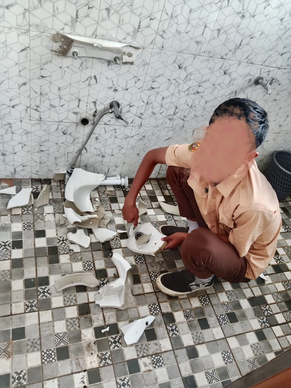 Picsart_25-11-26_13-01-01-887